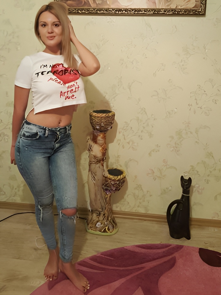 Юлия привлекательная девушка из Советского цена от 5000 руб